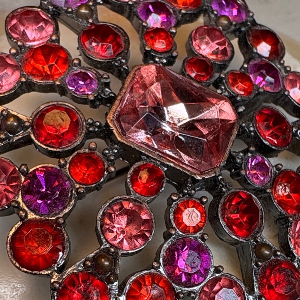 Liz Claiborne Signed Vintage Pink and Red Rhinestone Starburst Brooch - Picture 8 of 8